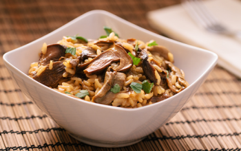 Quels sont les accompagnements parfaits pour un plat de risotto aux champignons ?